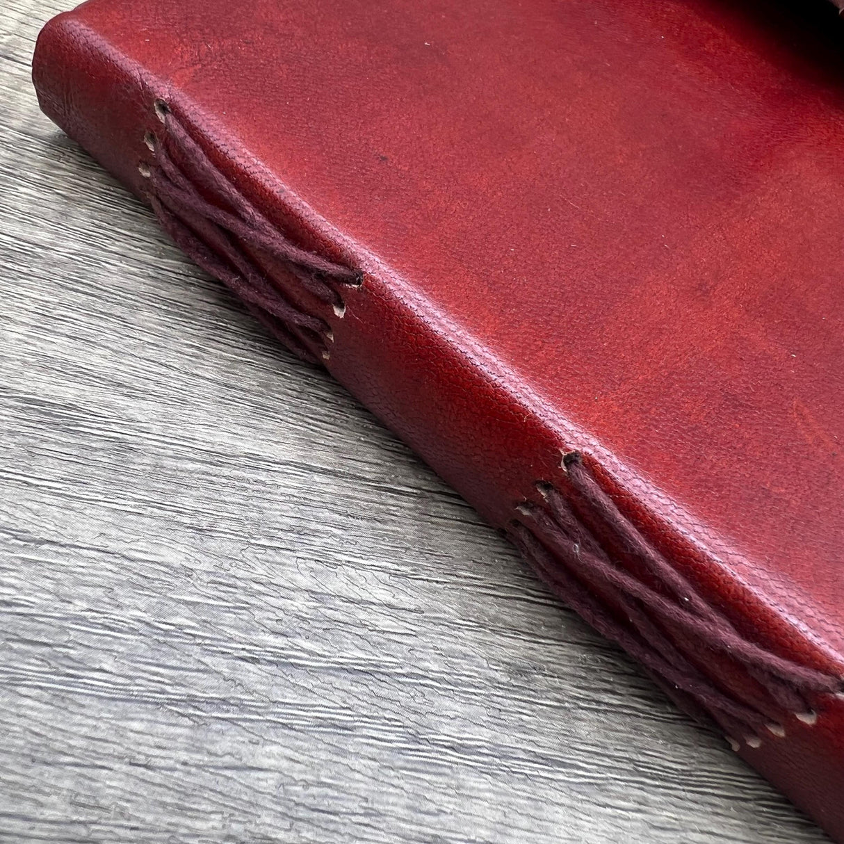 Leather-Bound Cotton Sketchbook – 185gsm Smooth Paper (A4 or A5)