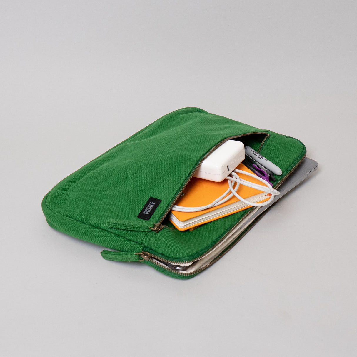 Erdig Laptop Sleeve 13 and 14 inches