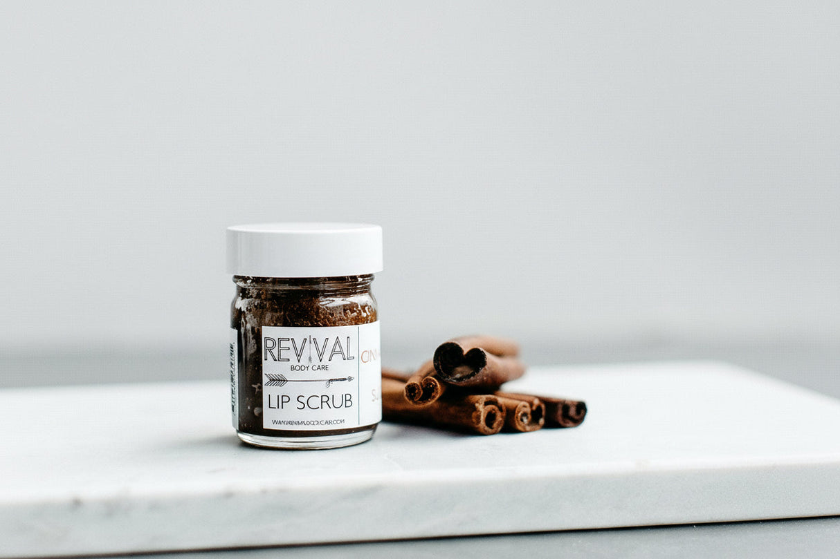 CINNAMON + SUGAR LIP SCRUB