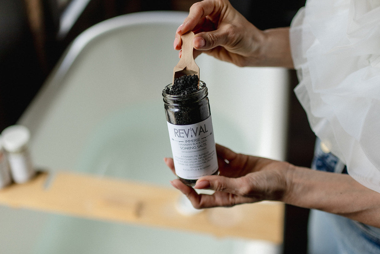 IMMERSE SOAKING SALTS - HAWAIIAN BLACK LAVA