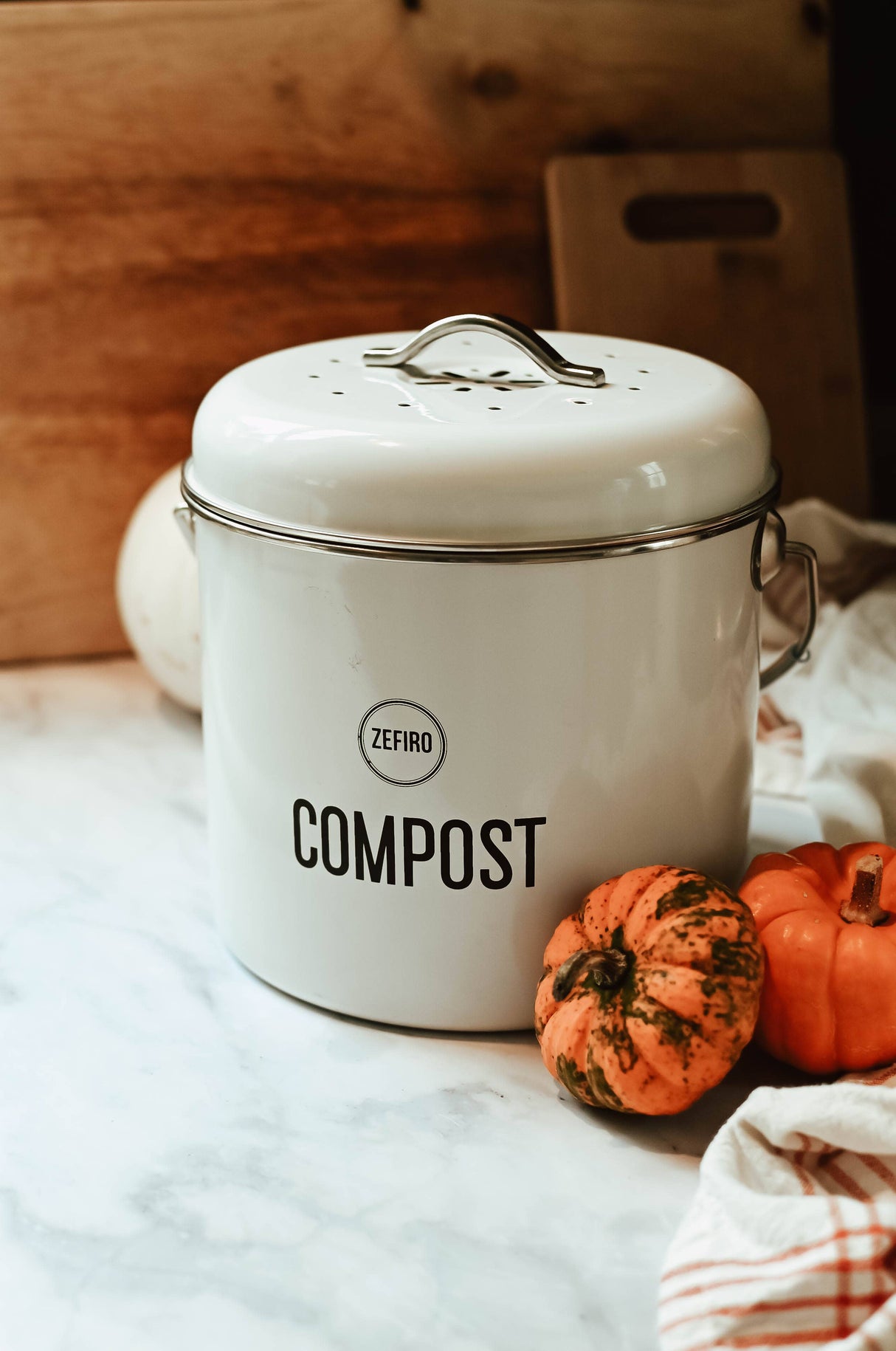 Stainless Steel Countertop Compost Bin – White (0.8 Gallons)