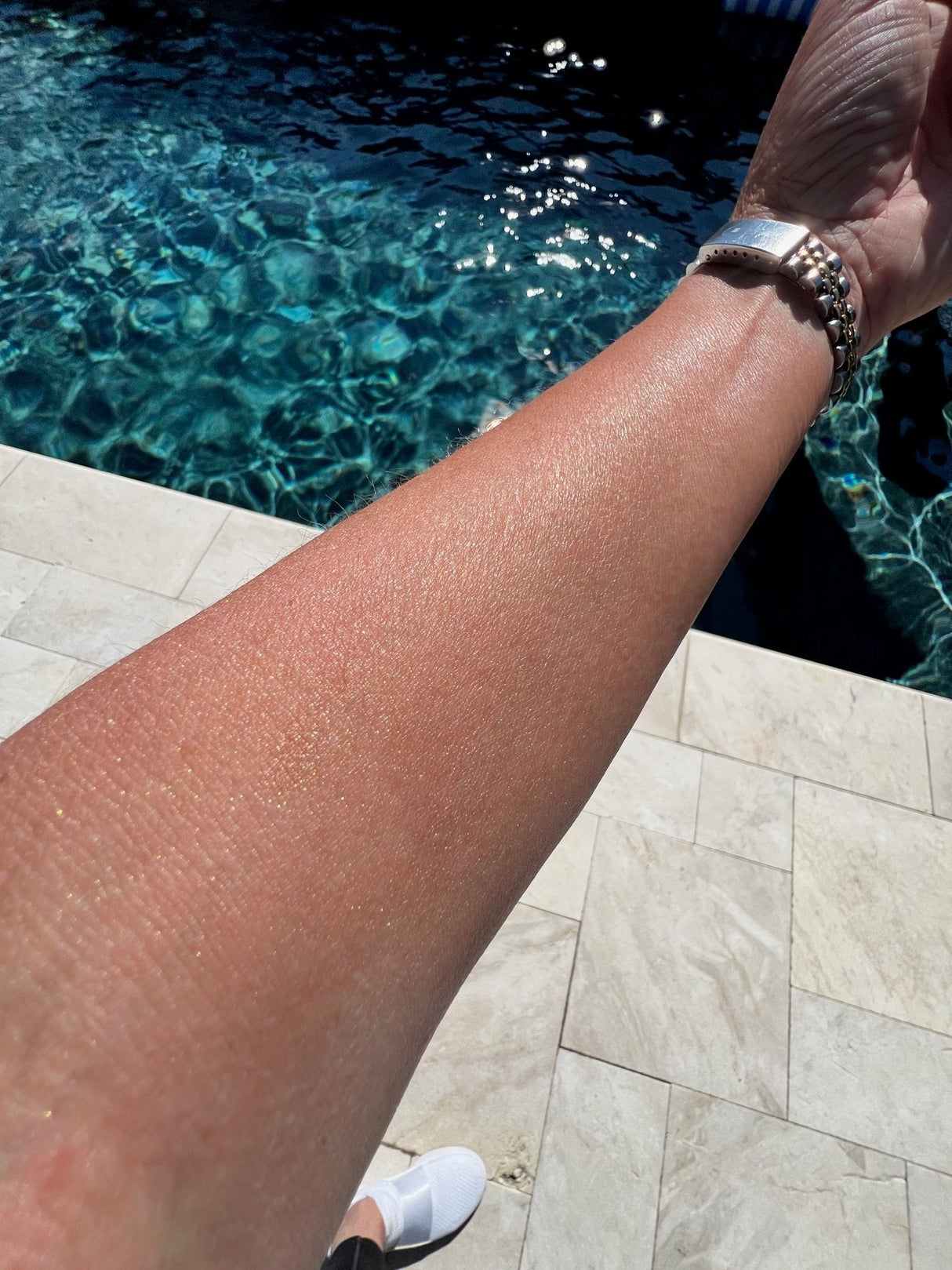 Organic Shimmer Oil - Illuminating Radiant Glow & Hydration