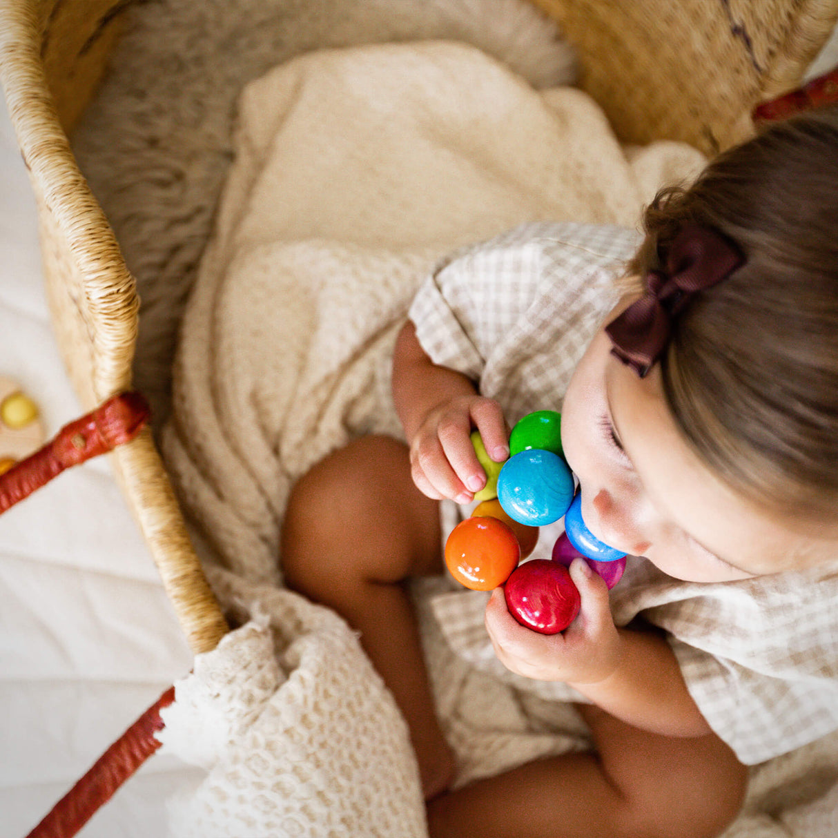 Magica Wooden Clutching Toy