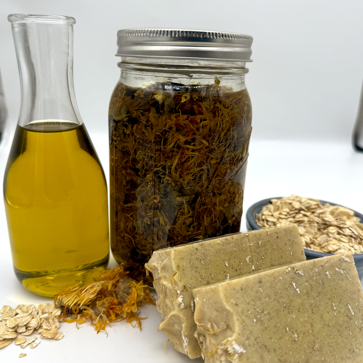 Soothing Oat & Calendula Bar – 100% Olive Oil Soap