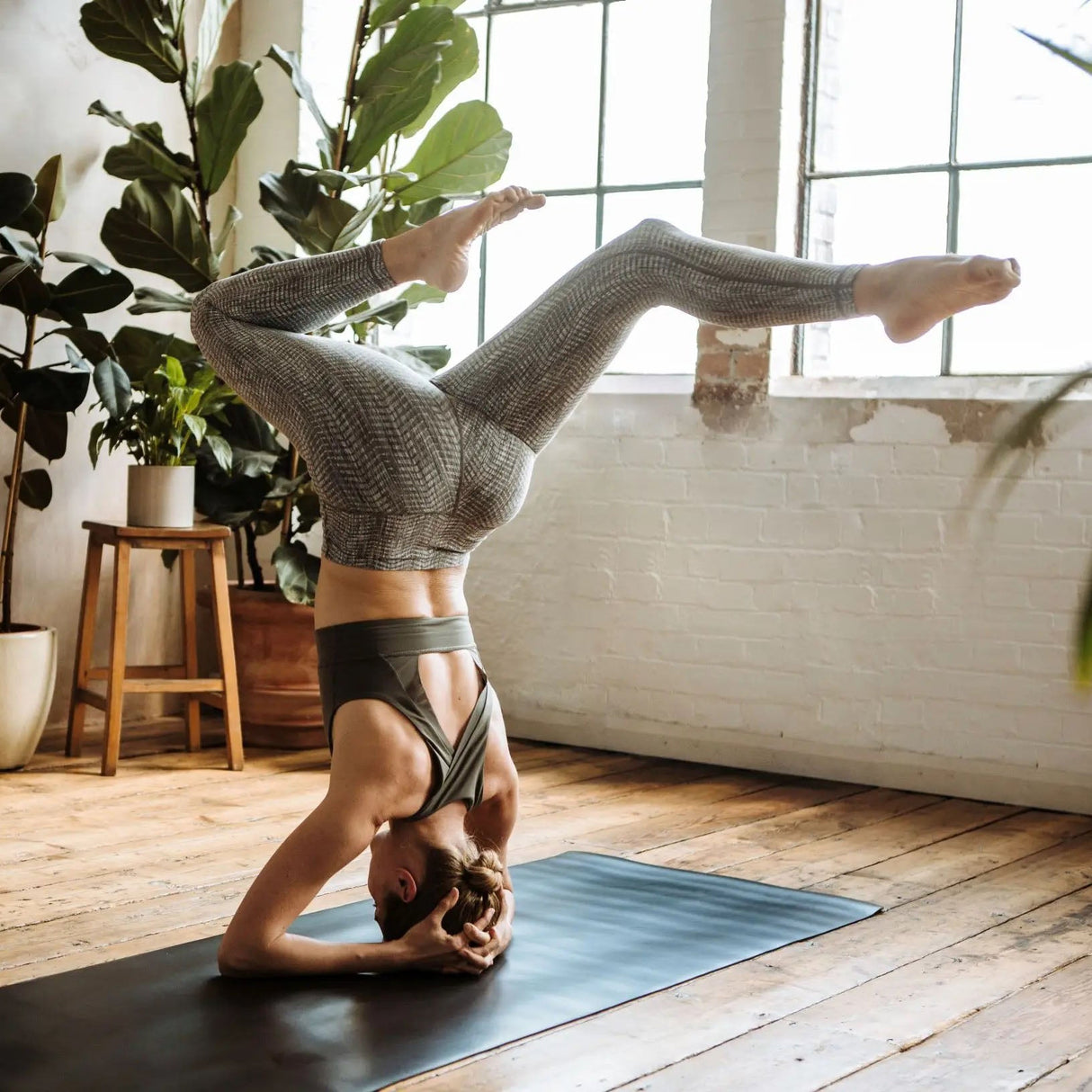 Black Recycled Rubber Yoga Mat