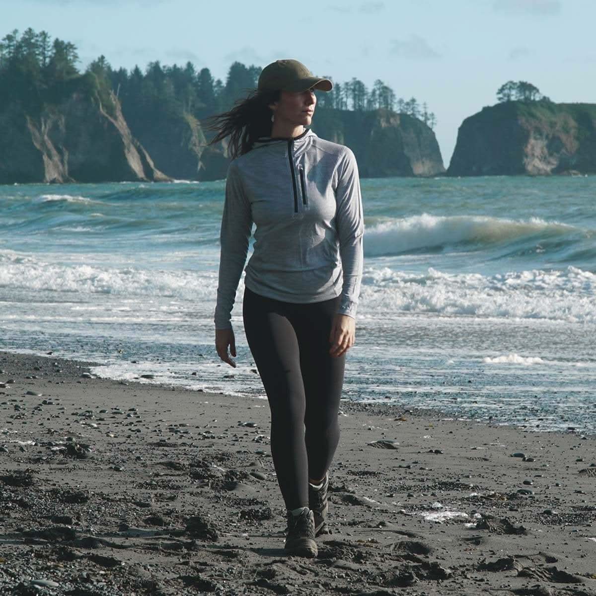 Micro­weight - Women's 1/4 Zip Sun Hoodie Woolverino