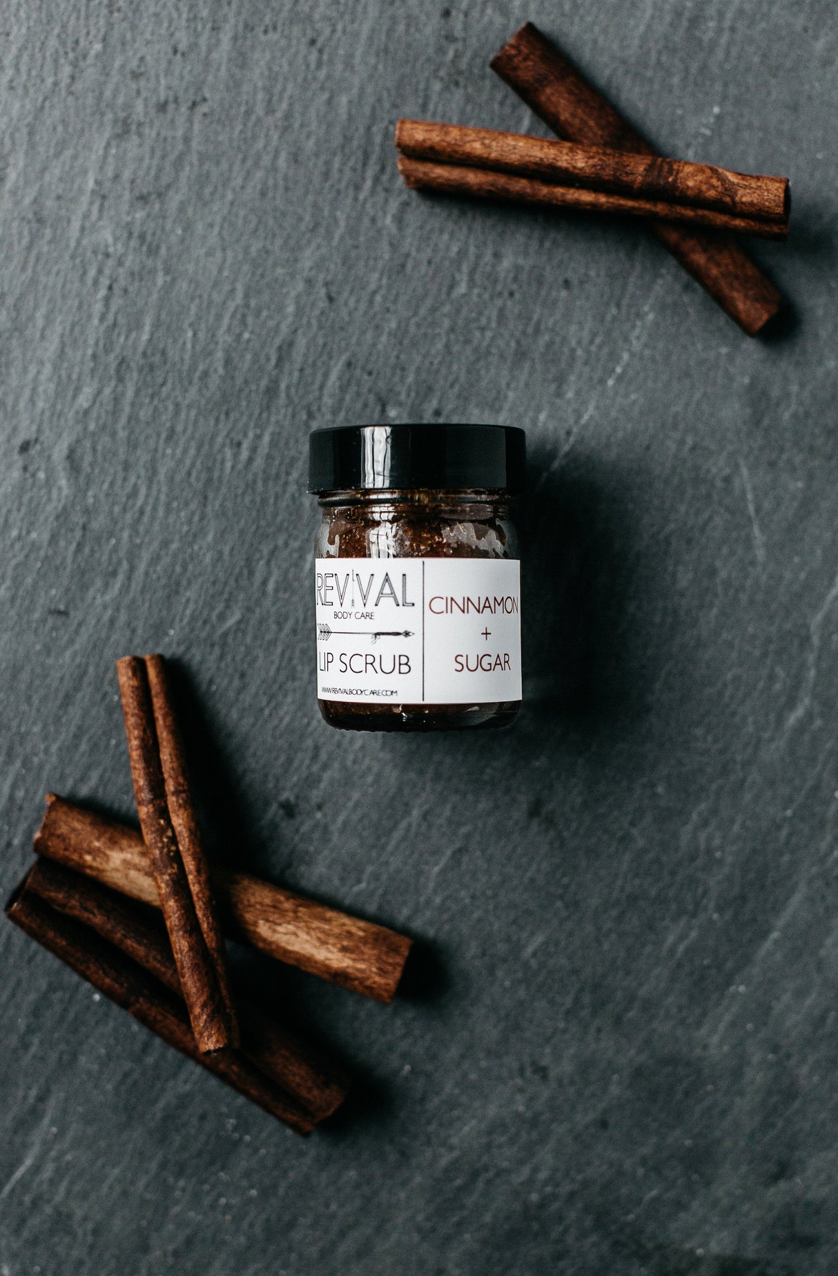 CINNAMON + SUGAR LIP SCRUB