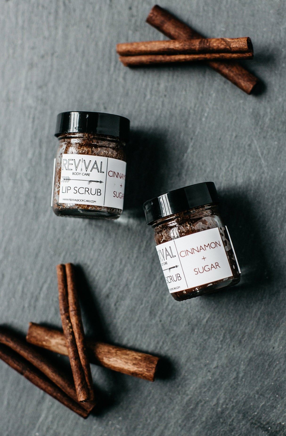 CINNAMON + SUGAR LIP SCRUB