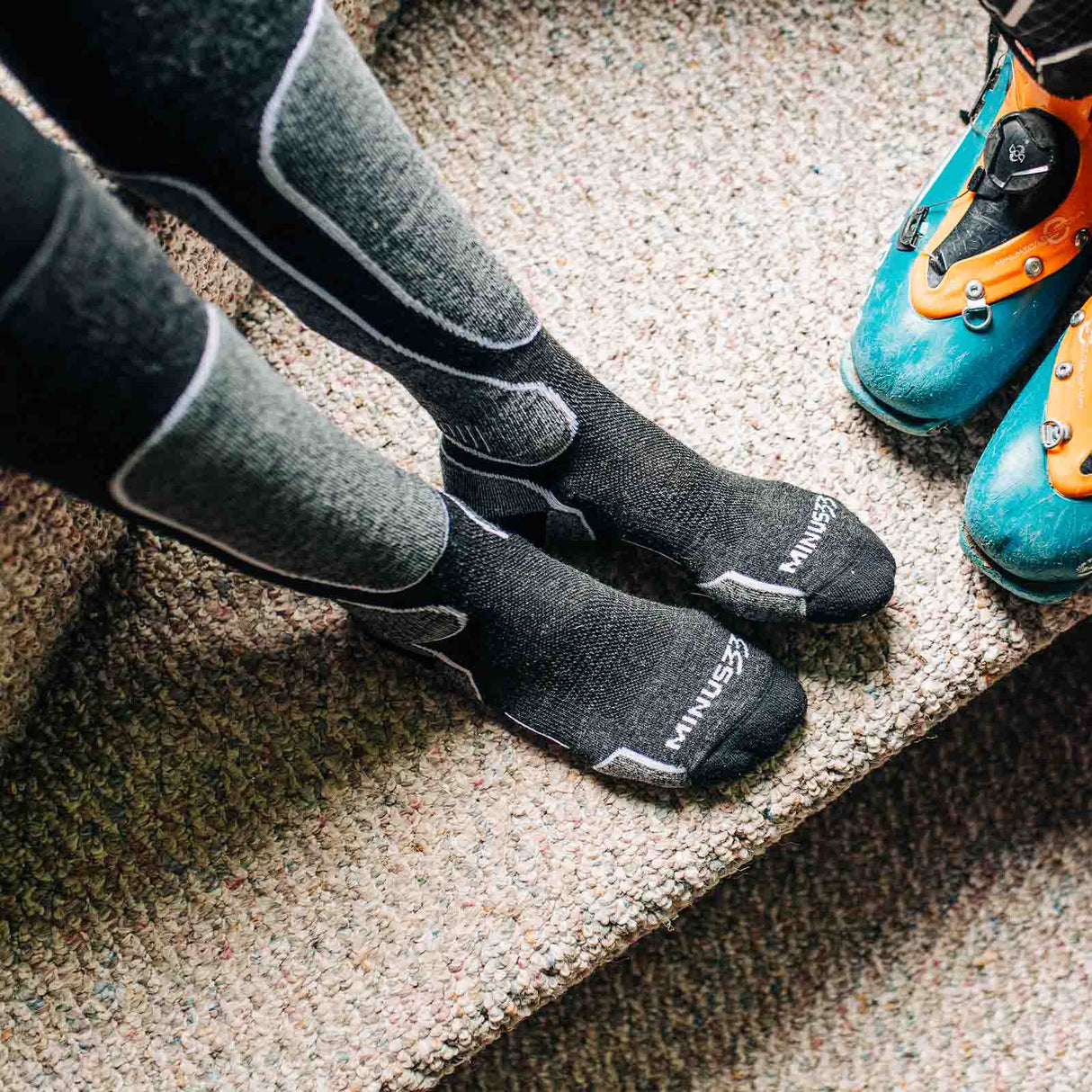 Light Cushion - Over The Calf Wool Snowboard Socks Mountain Heritage Elite