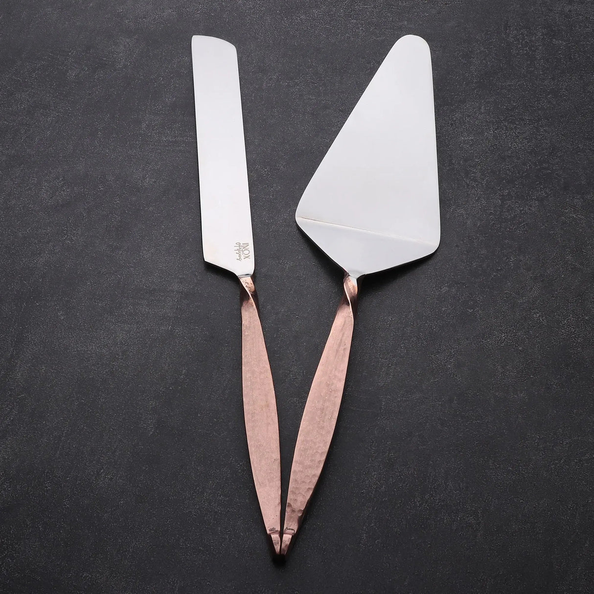 TWISTED URBAN CAKE SERVING 2 PC. SET