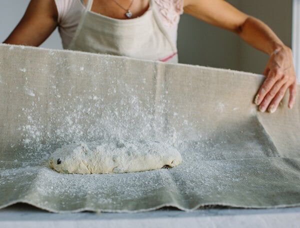 Jovial Linen Couche