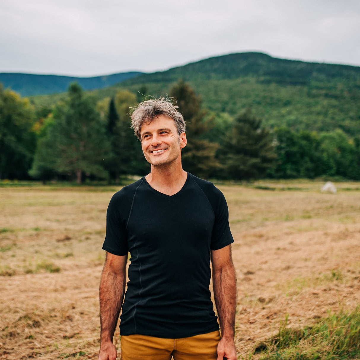 Microweight - Men's Wool V-Neck T-Shirt Woolverino